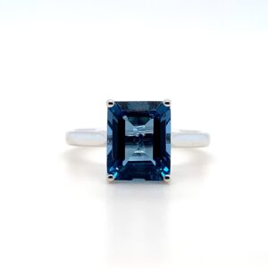 9ct White Gold Rectangle London Blue Topaz Ring