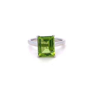 9ct White Gold baguette Peridot Ring