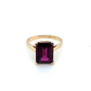 9ct Yellow Gold Baguette Garnet Ring